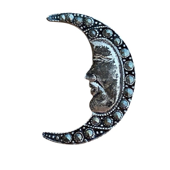 Vintage Crescent Growing Moon Brooch 1.4 Vintage Crescent Growing Moon Brooch 1.4\